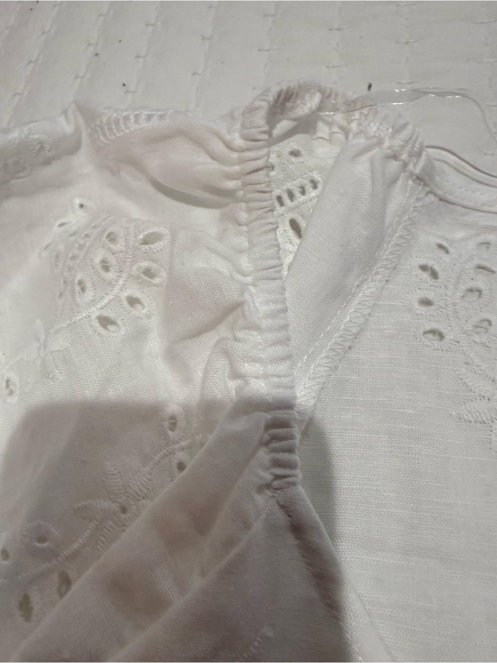 Sanctuary White Eyelet V-Neck Women's Top NWOT Size Large - Picture 5 of 7